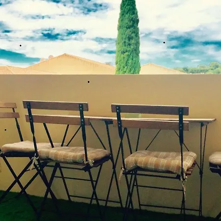 Kitchenette Avec Petite Terrasse * Les Lecques